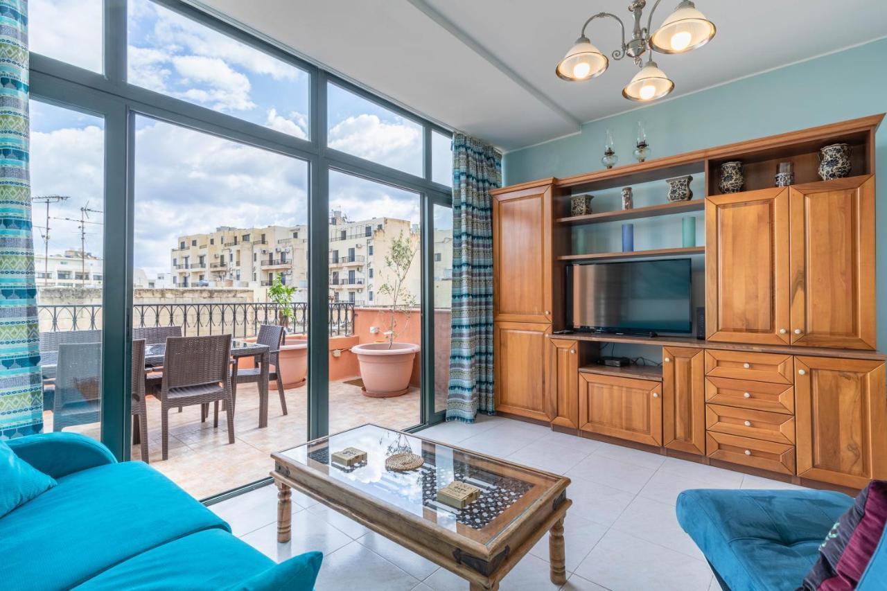 Fantastic 3 Bedroom Duplex Penthouse With Terrace شقة سليمة