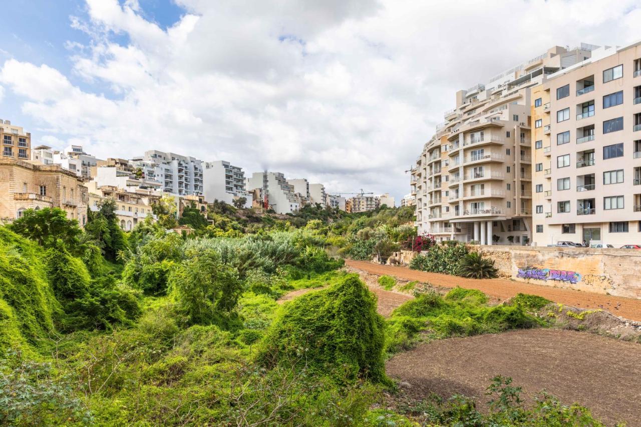 Fantastic 3 Bedroom Duplex Penthouse With Terrace Appartement
