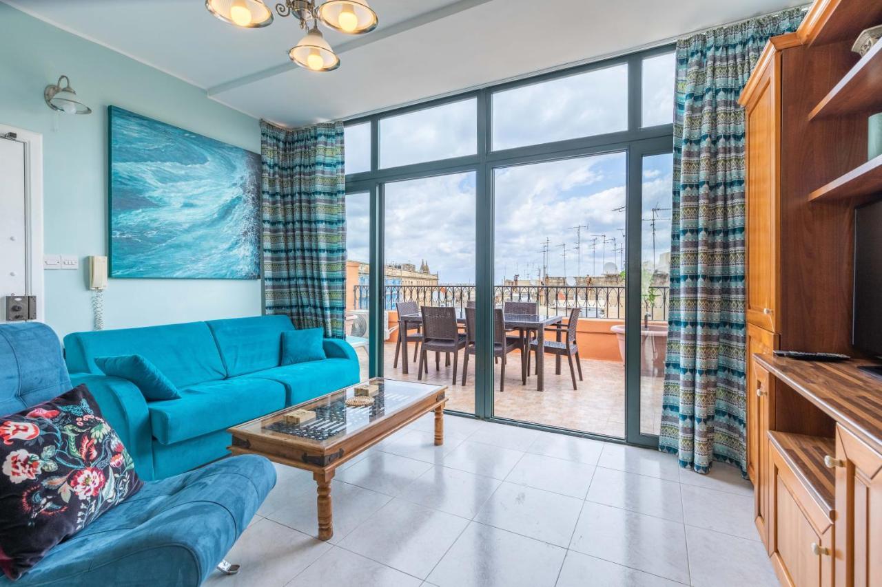 Fantastic 3 Bedroom Duplex Penthouse With Terrace Appartement *